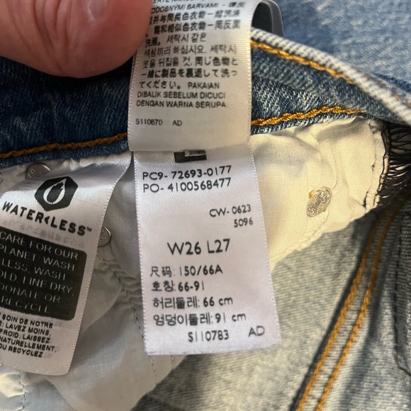 Levi’s Premium Ribcage Straight Ankle Jeans - Picture 4 of 5